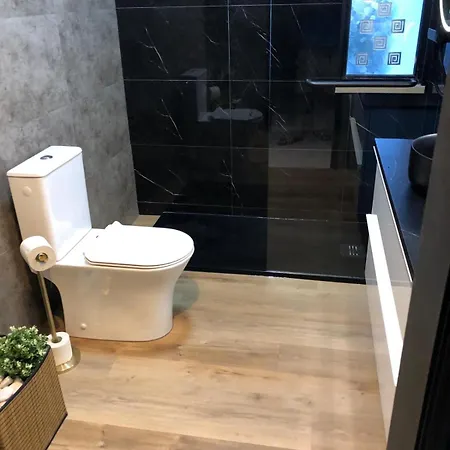 Modern Floor 60m2 - Balcony With Pool & Sea View - Διαμέρισμα *