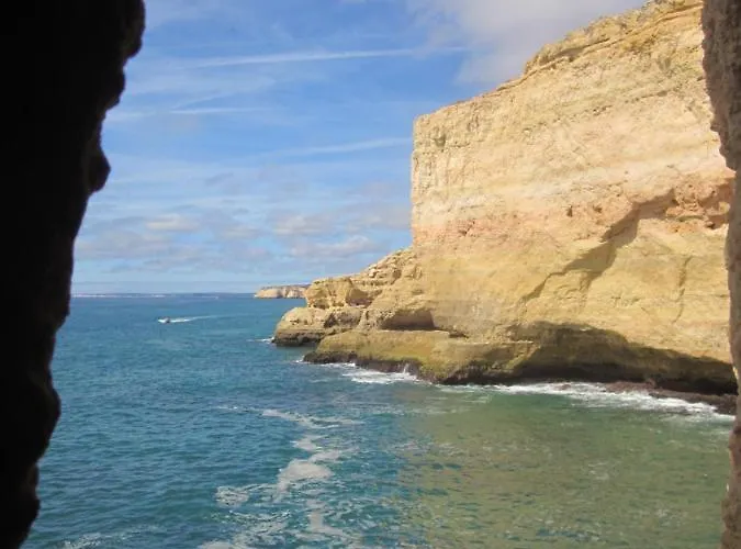 Modern Floor 60m2 - Balcony With Pool & Sea View - شقة فيلامورا