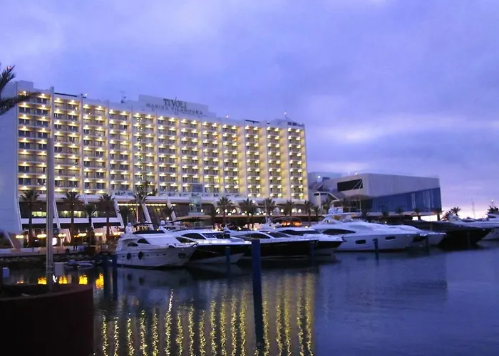 Modern Floor 60m2 - Balcony With Pool & Sea View - شقة