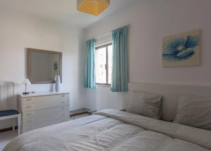 Modern Floor 60m2 - Balcony With Pool & Sea View - شقة