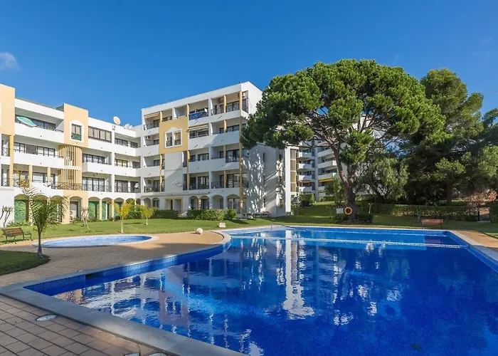 Modern Floor 60m2 - Balcony With Pool & Sea View - شقة فيلامورا