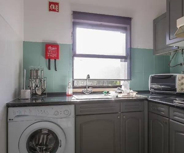 Modern Floor 60m2 - Balcony With Pool & Sea View - فيلامورا