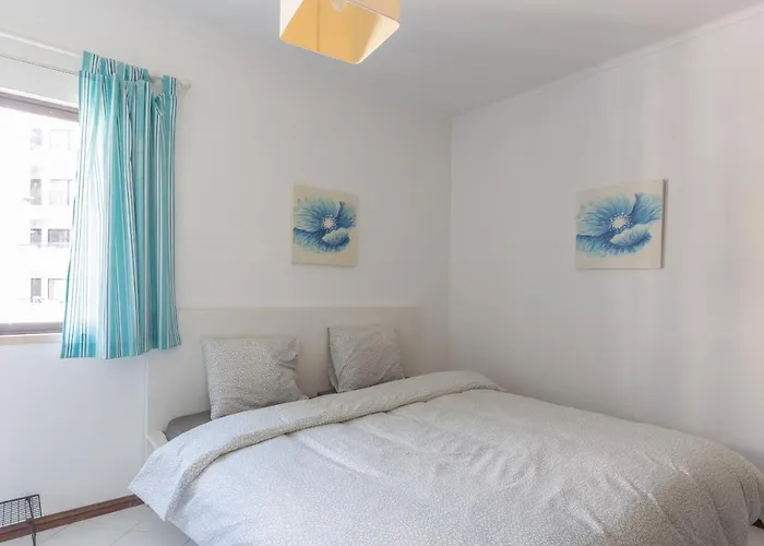 Modern Floor 60m2 - Balcony With Pool & Sea View - شقة