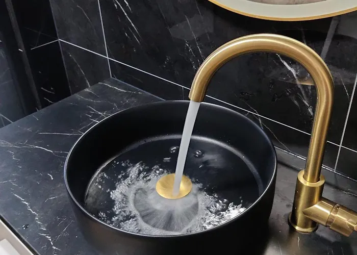 Modern Floor 60m2 - Balcony With Pool & Sea View - شقة