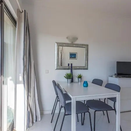 Modern Floor 60m2 - Balcony With Pool & Sea View - * Vilamoura